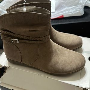 St johns bay Kenzie boot tan new